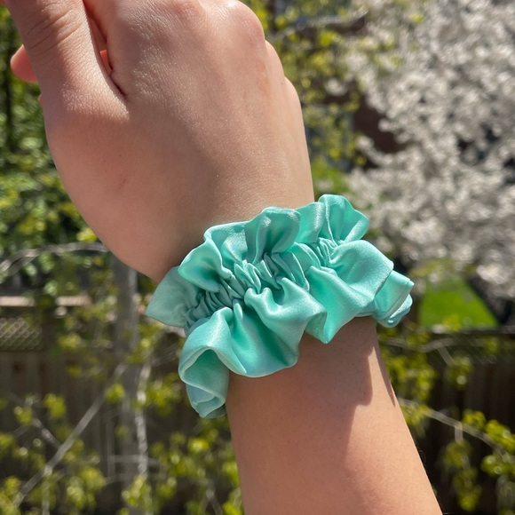 100% Frilly Ariel Blue Silk Scrunchie - Picture 5 of 5